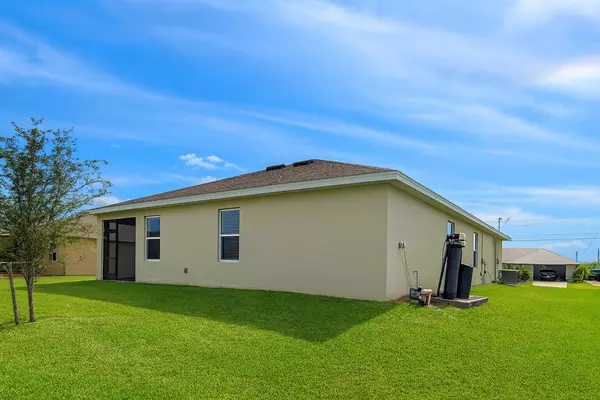 Cape Coral, FL 33909,211 NE 20th ST