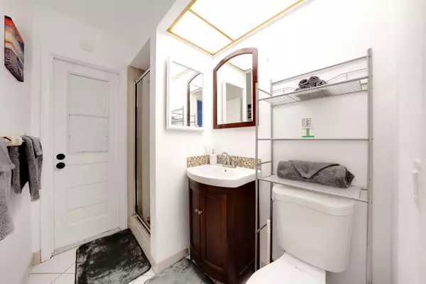 Fort Lauderdale, FL 33308,2102 NE 68th ST