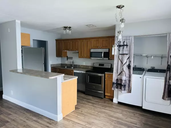 Lake Worth, FL 33463,4599 Pruden BLVD