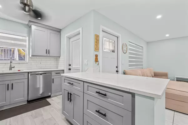 Hallandale Beach, FL 33009,580 Egret DR 123