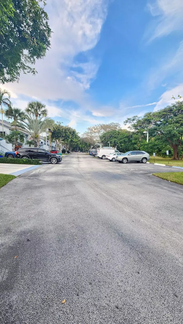 Boynton Beach, FL 33436,9777 Nickels BLVD 705