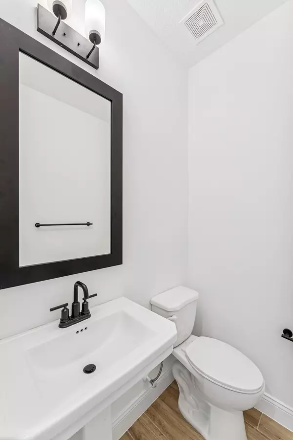 Stuart, FL 34997,176 SE Birch TER 208