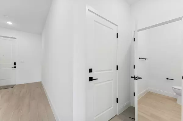 Stuart, FL 34997,174 SE Birch TER 207