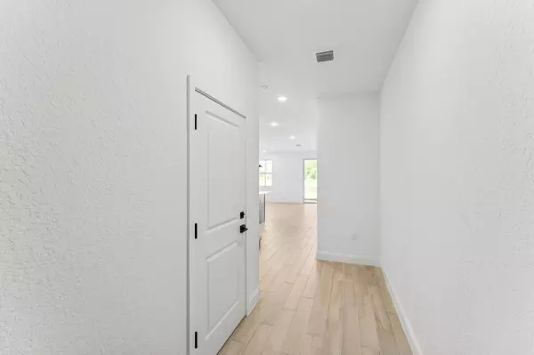 Stuart, FL 34997,172 SE Birch TER 206