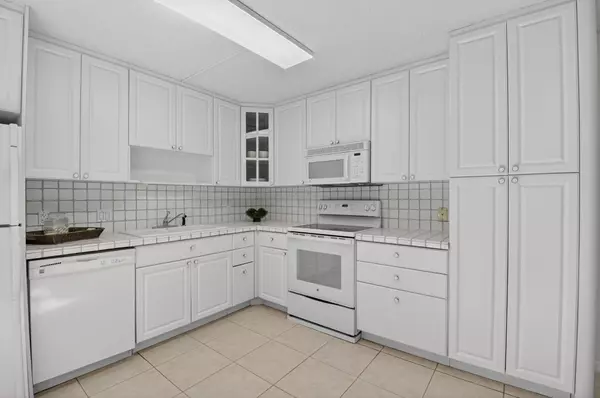 Delray Beach, FL 33445,3002 San Clara DR 6-B