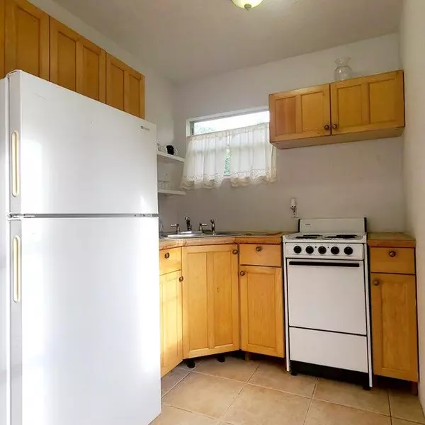 Haverhill, FL 33415,4949 Belvedere RD Cottage