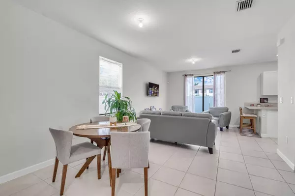 Hialeah, FL 33018,11101 W 33rd Court CT