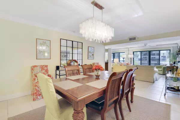 Jupiter, FL 33477,1301 Seafarer CIR 105