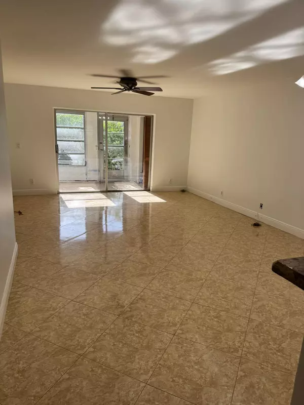 Boca Raton, FL 33428,9200 SW 3rd ST 109