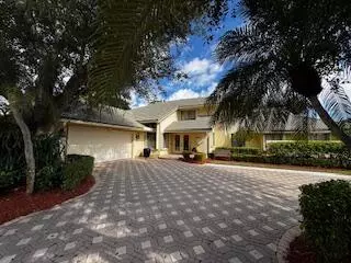 12 Marlwood LN, Palm Beach Gardens, FL 33418