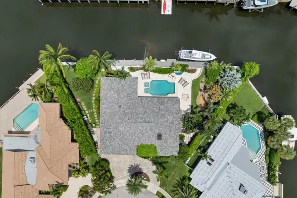 Boca Raton, FL 33487,830 NE Boca Bay Colony DR