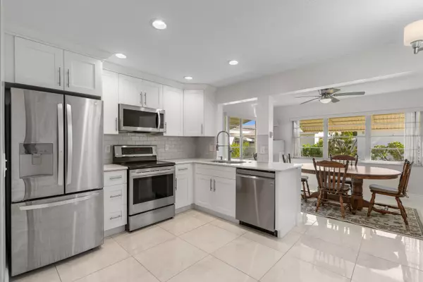 Boynton Beach, FL 33426,816 SW 18th CT