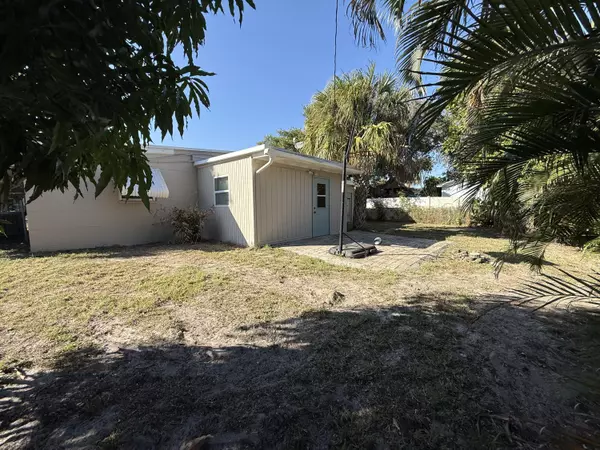 1401 NE Elizabeth AVE, Jensen Beach, FL 34957