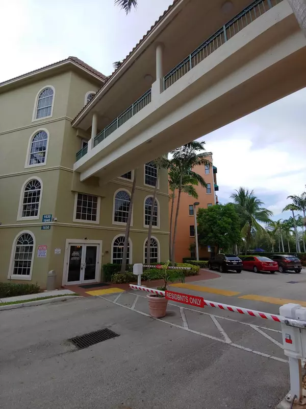 West Palm Beach, FL 33401,1620 Presidential WAY 106