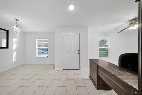 Port Saint Lucie, FL 34953,949 SW Fisherman AVE