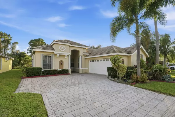 Port Saint Lucie, FL 34986,665 SW Sw Lake Charles CIR