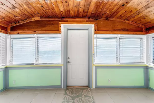 Lake Worth Beach, FL 33460,409 S M Street