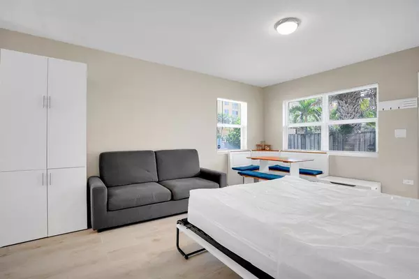 Deerfield Beach, FL 33441,865 SE 20th AVE 1