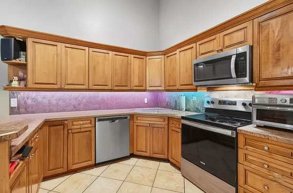 Boca Raton, FL 33496,9766 Boca Gardens Pkwy B