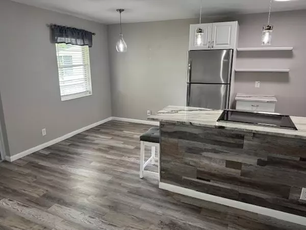 West Palm Beach, FL 33417,311 Chatham O