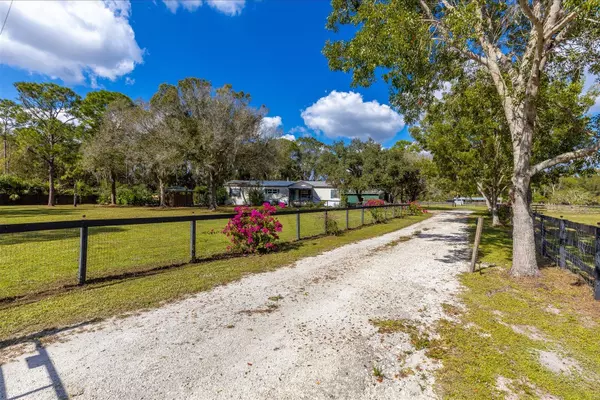 Okeechobee, FL 34974,23801 SW Martin HWY