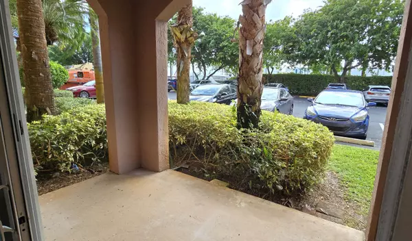 Hypoluxo, FL 33462,1000 Scotia DR 106