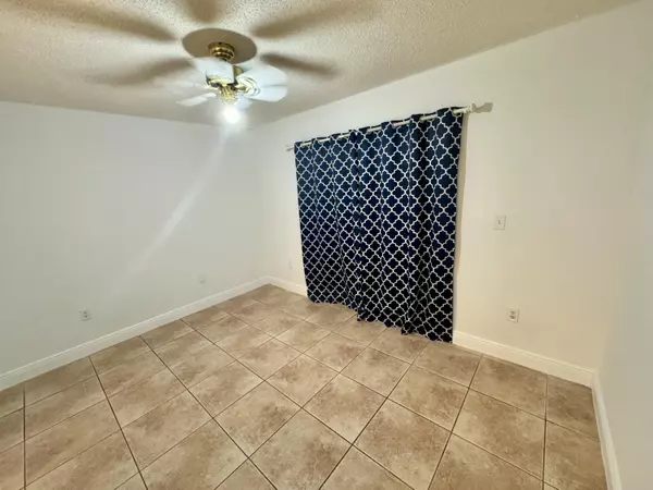 Miami, FL 33172,9189 Fontainebleau BLVD 502