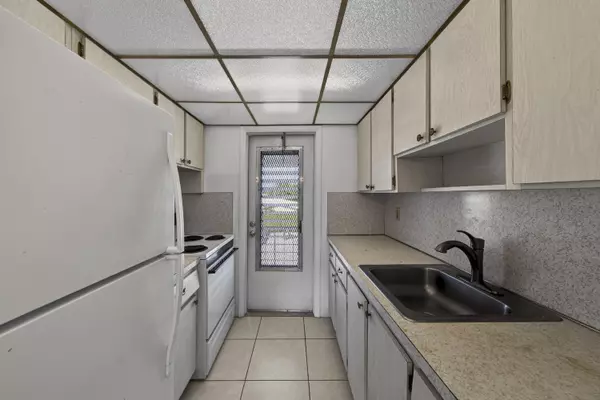 2551 W Golf BLVD 209, Pompano Beach, FL 33064