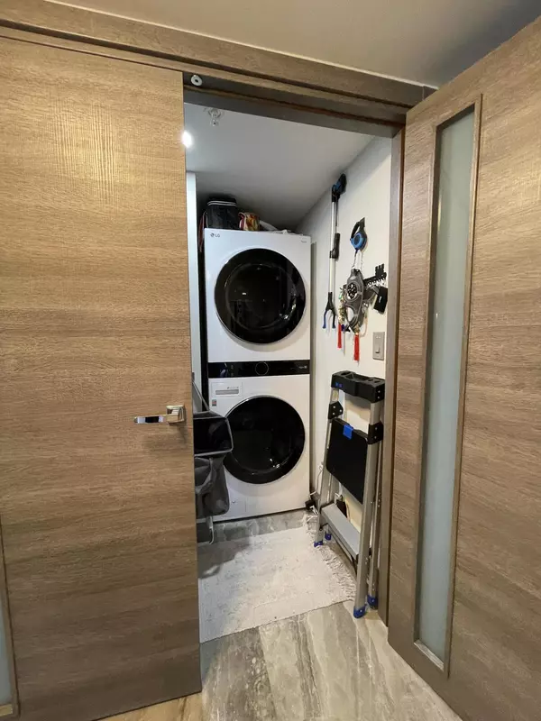 Sunny Isles Beach, FL 33160,17275 Collins AVE 405