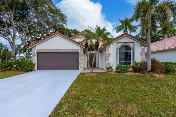 Wellington, FL 33414,1975 Oak Berry CIR