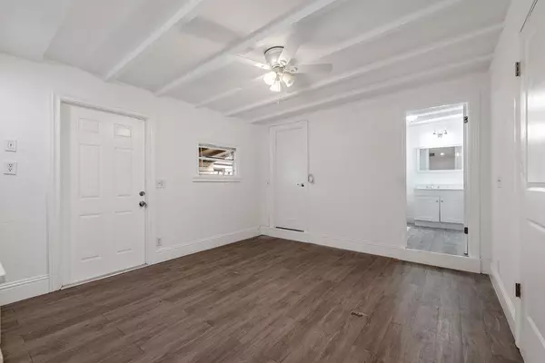 Palm Beach Gardens, FL 33410,8642 Sunset DR B