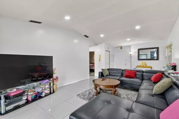 Boynton Beach, FL 33426,2 Cambridge PL