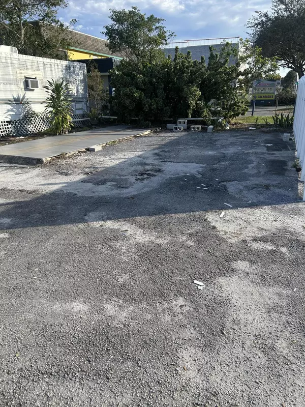 West Palm Beach, FL 33406,356 S Congress AVE 1