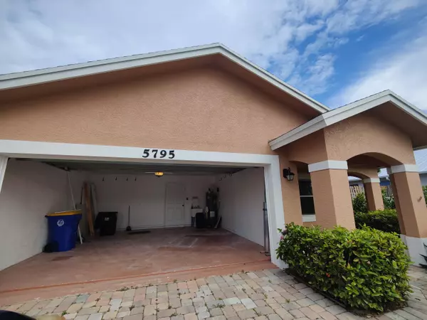 Stuart, FL 34997,5795 SE Mitzi LN