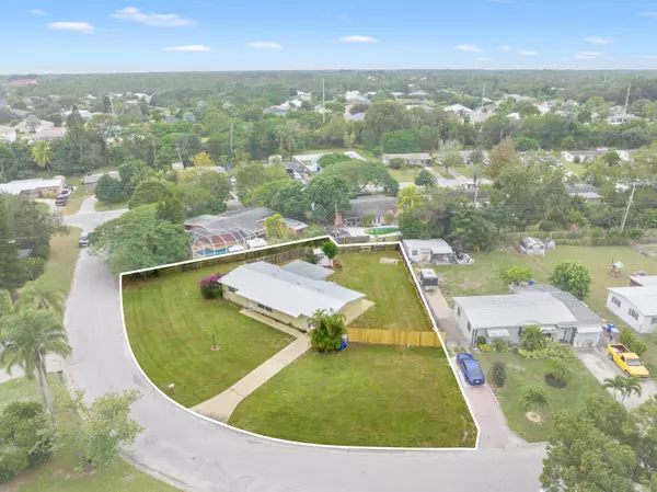 2363 SW 2nd PL, Vero Beach, FL 32962