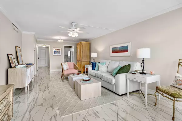 Boca Raton, FL 33487,765 Jeffery ST 1-203