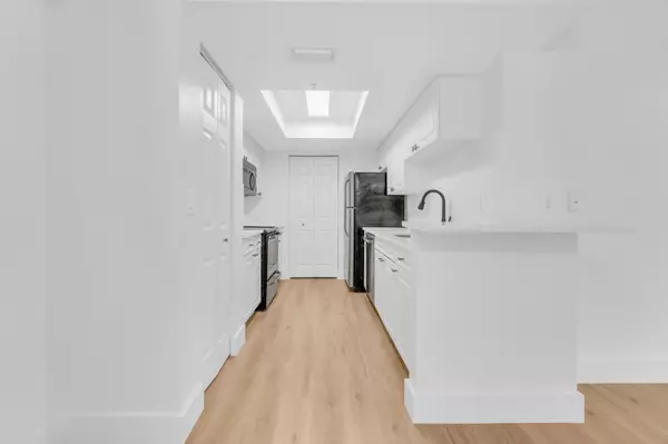 Royal Palm Beach, FL 33411,400 N Crestwood CT 420