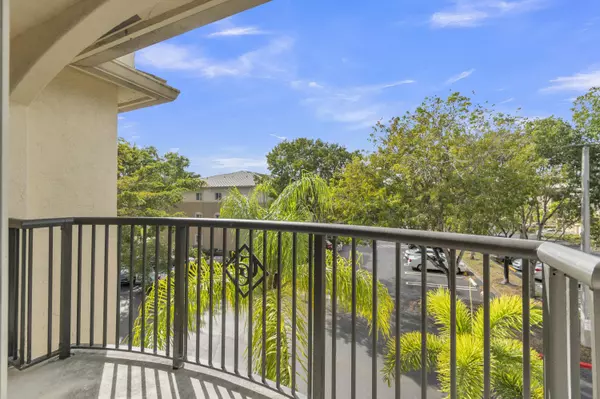 Royal Palm Beach, FL 33411,400 N Crestwood CT 420