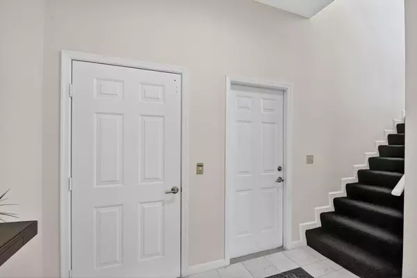 Atlantis, FL 33462,194 Orange Tree DR G