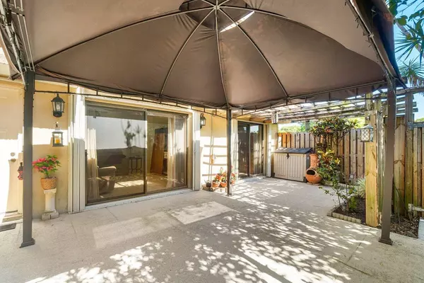 Greenacres, FL 33463,2809 28th LN