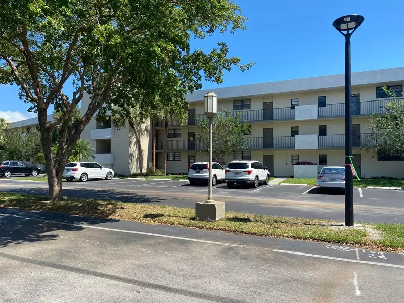 2420 Deer Creek Country Club BLVD 302-D, Deerfield Beach, FL 33442