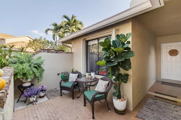 Greenacres, FL 33415,1406 Maplewood DR