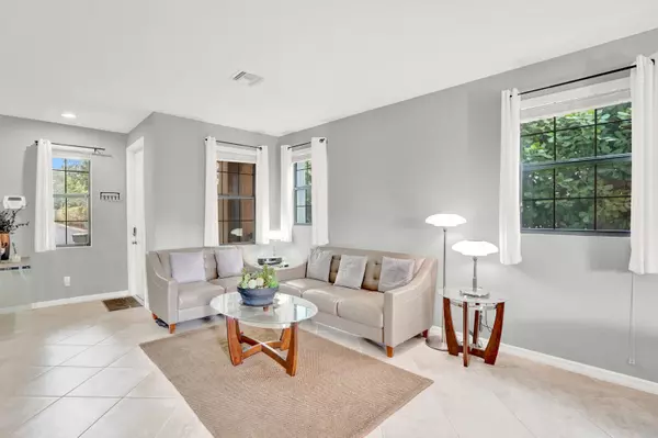 Delray Beach, FL 33484,5010 S Astor CIR