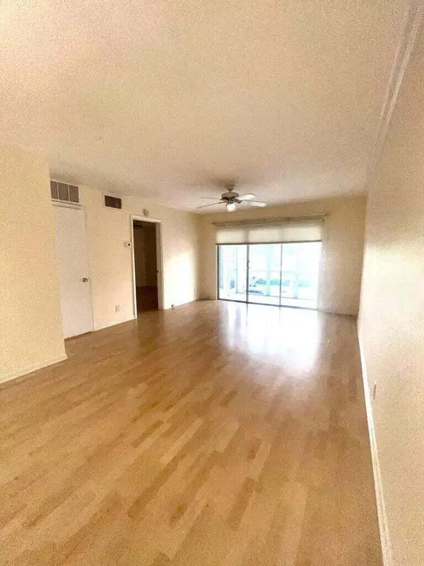 Oakland Park, FL 33334,3040 NE 16th AVE 205