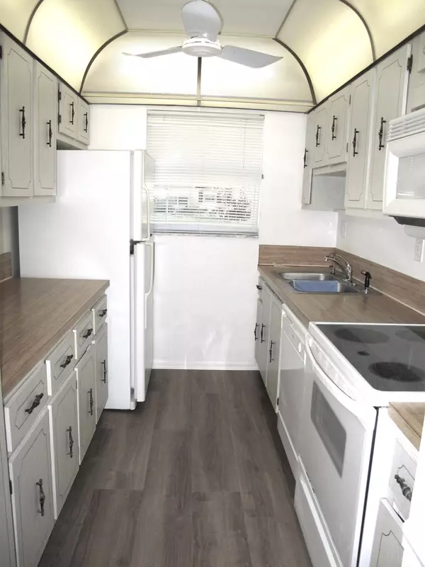 Delray Beach, FL 33445,1162 Circle DR B