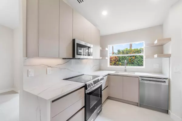 Delray Beach, FL 33484,6170 Lake Hibiscus DR