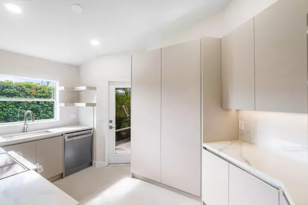 Delray Beach, FL 33484,6170 Lake Hibiscus DR