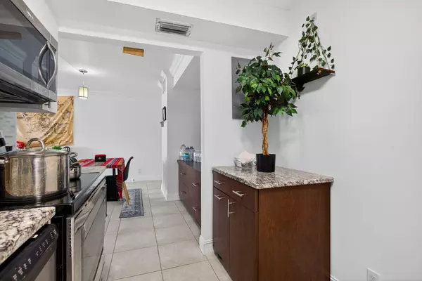 Deerfield Beach, FL 33441,1428 SE 4th AVE 102