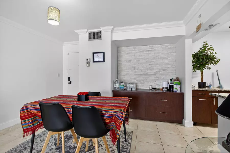 1428 SE 4th AVE 102, Deerfield Beach, FL 33441