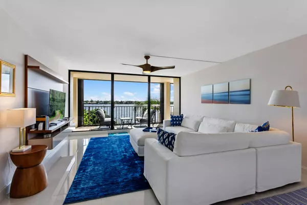 North Palm Beach, FL 33408,130 Lakeshore DR 323